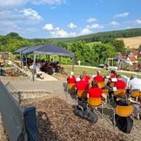 amtl. Teil Gemeinde Hausen, Segnung des Friedparks Foto.jpg