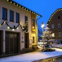 Winterlicher Glanz in Hausen